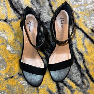 Paycee Two-Piece Dress Sandals Size 8.5M